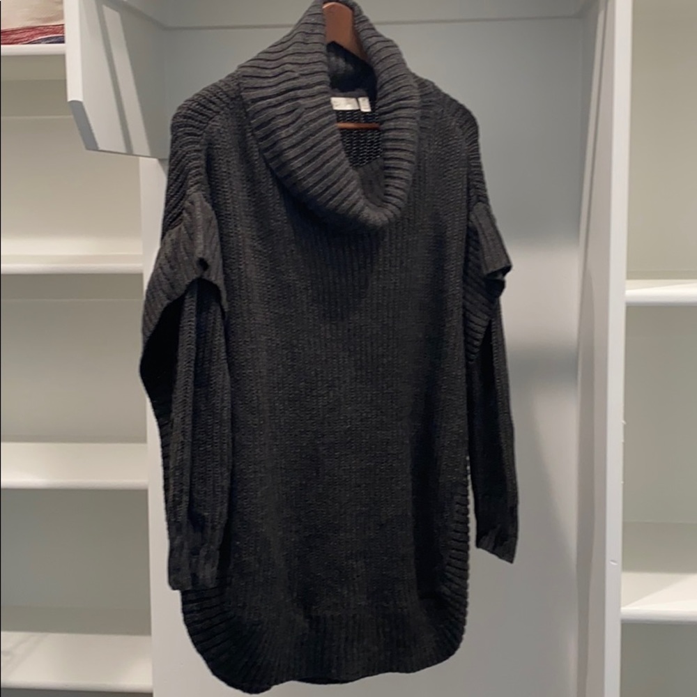 *Spring cleaning* Maternity / Nursing sweater